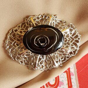VINTAGE FILLAGREE AND BLACK STONE BROOCH